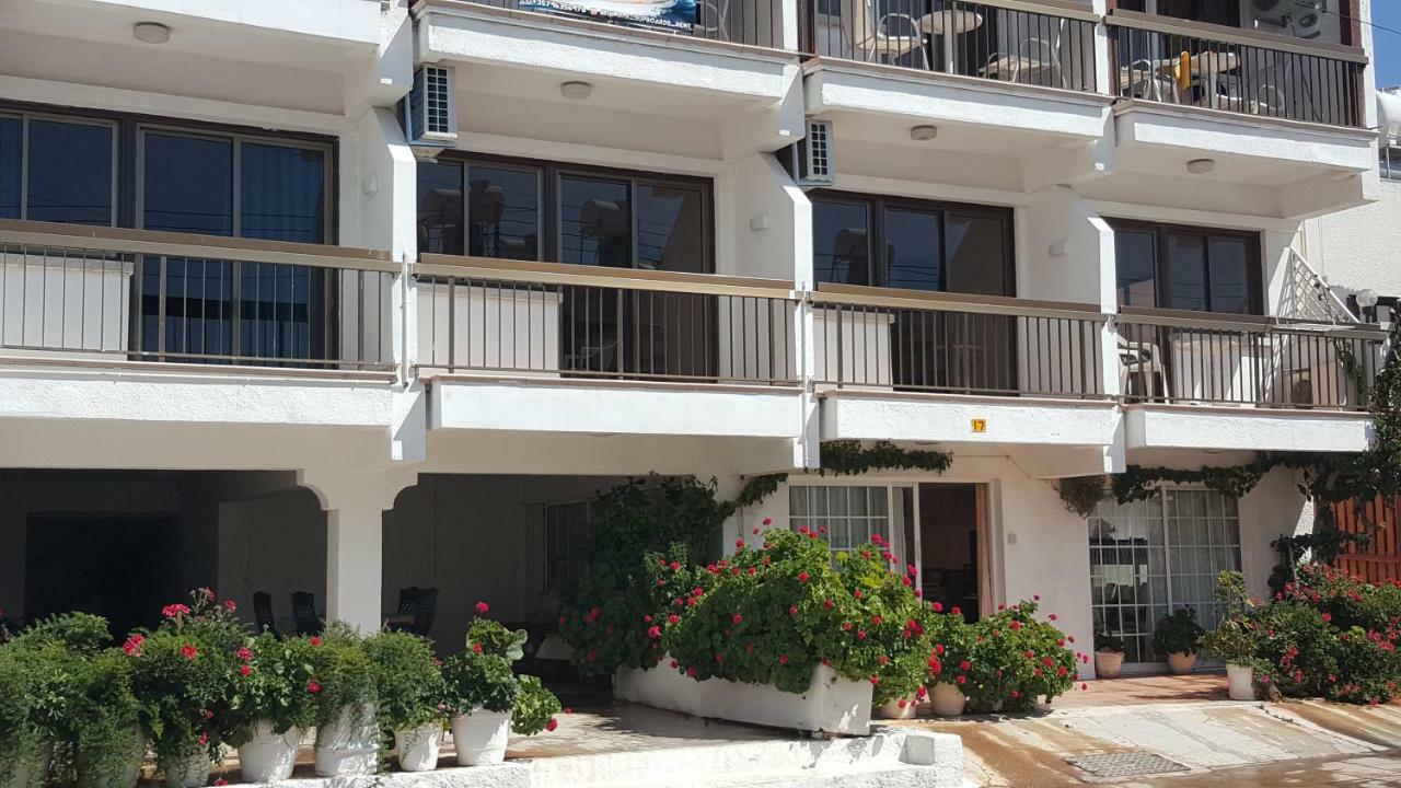 Manoli Apartments Ayia Napa Bagian luar foto